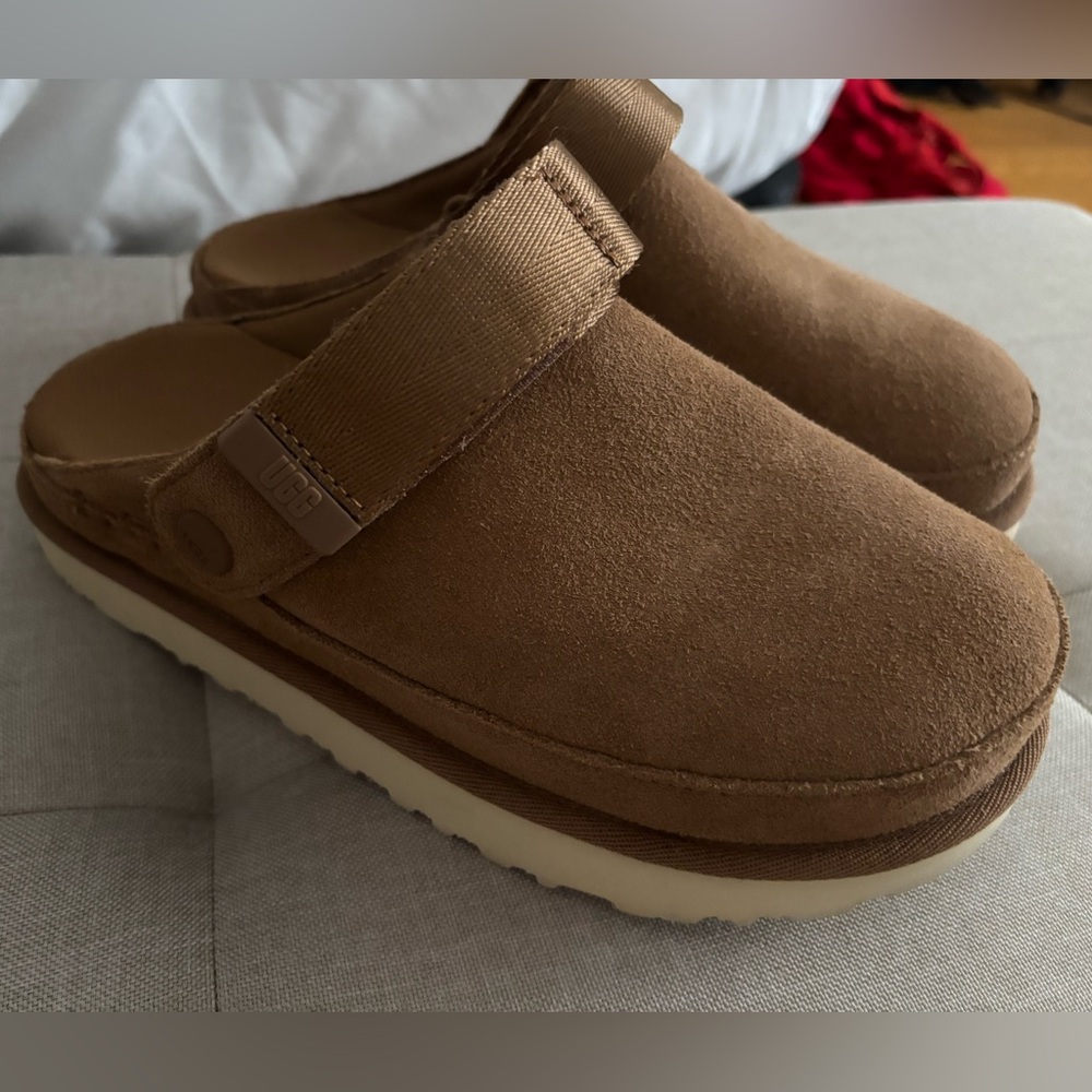UGGS clogs